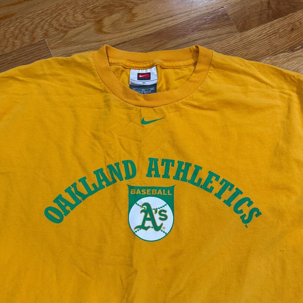 Nike Center Swoosh T-Shirt Oakland Athletics Mens XL Vintage Y2K Yellow MLB
